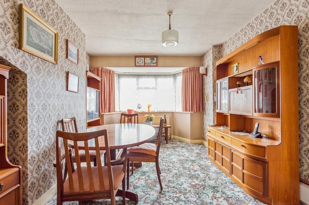 The Parkway, Iver Heath, SL0 - Image 2