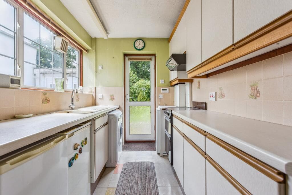The Parkway, Iver Heath, SL0 - Image 4