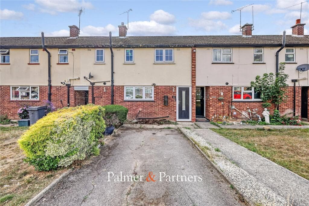 View property at Pines Road, Chelmsford, Essex, CM1