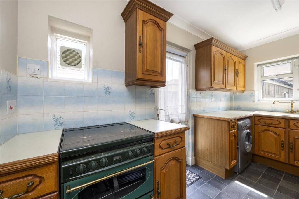 Culver Road, Lancing, West Sussex, BN15 - Image 2