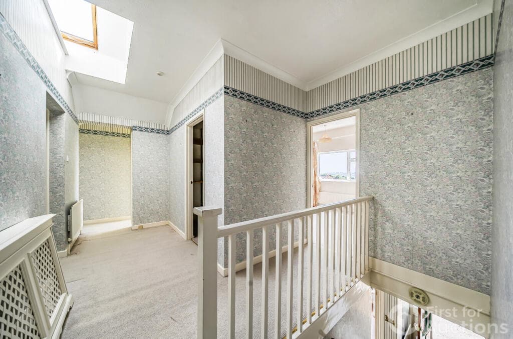 The Crescent, High Wycombe - Image 11
