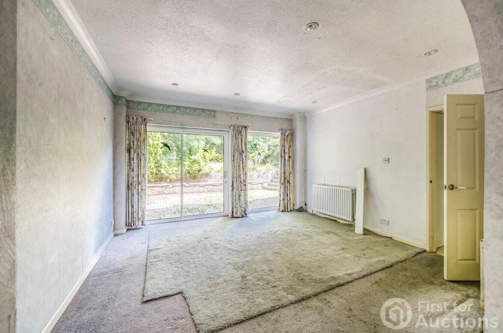 The Crescent, High Wycombe - Image 6