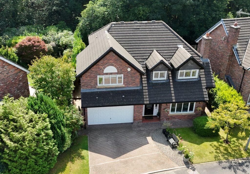 1 Ravens Holme, Heaton. Bolton. BL1 5TN - Image 1