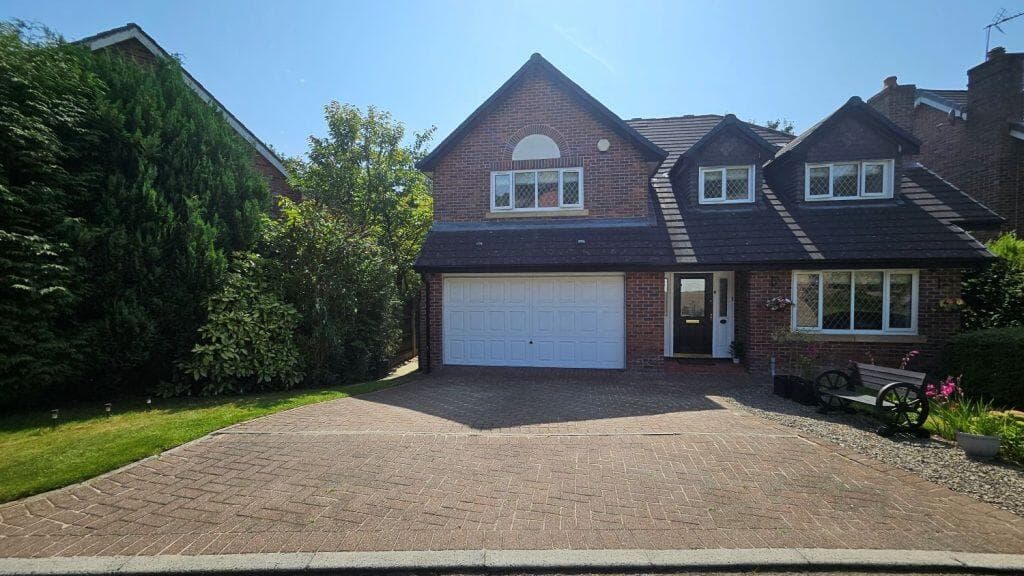 1 Ravens Holme, Heaton. Bolton. BL1 5TN - Image 2
