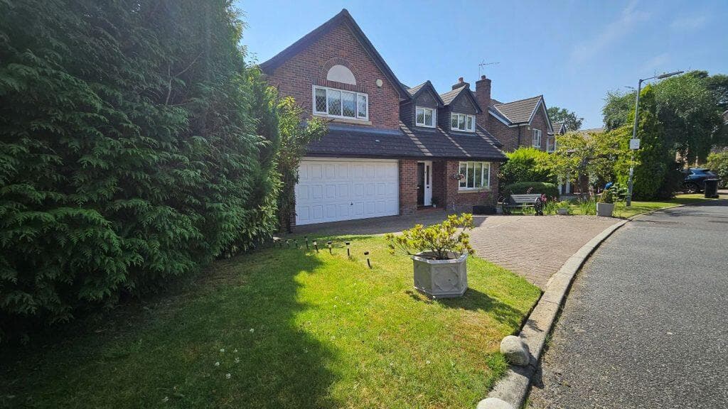 1 Ravens Holme, Heaton. Bolton. BL1 5TN - Image 3