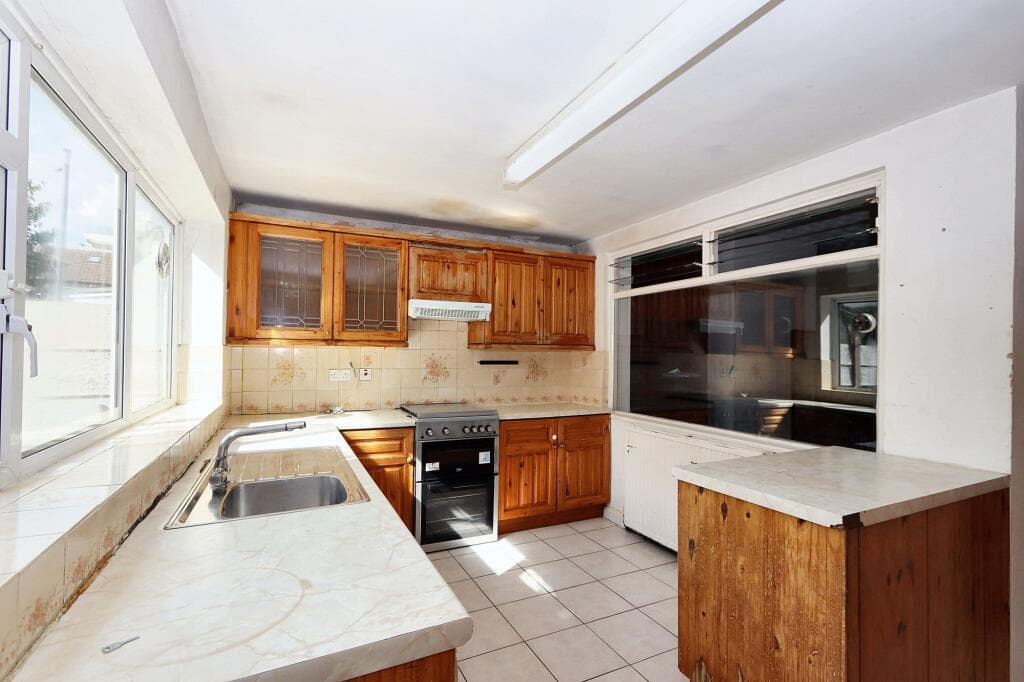 Northfield Road, London, E6 - Image 2