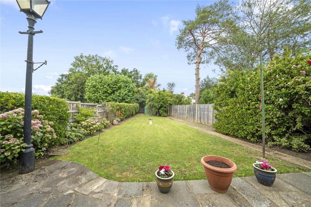 Rosehill Gardens, Sutton, SM1 - Image 2