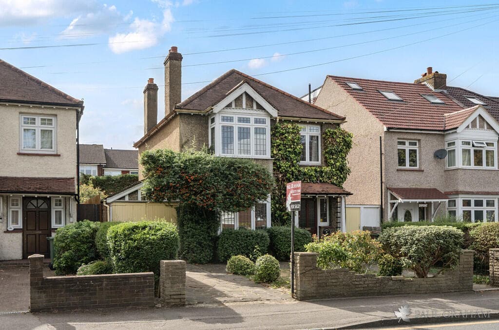 View property at North Street, Carshalton