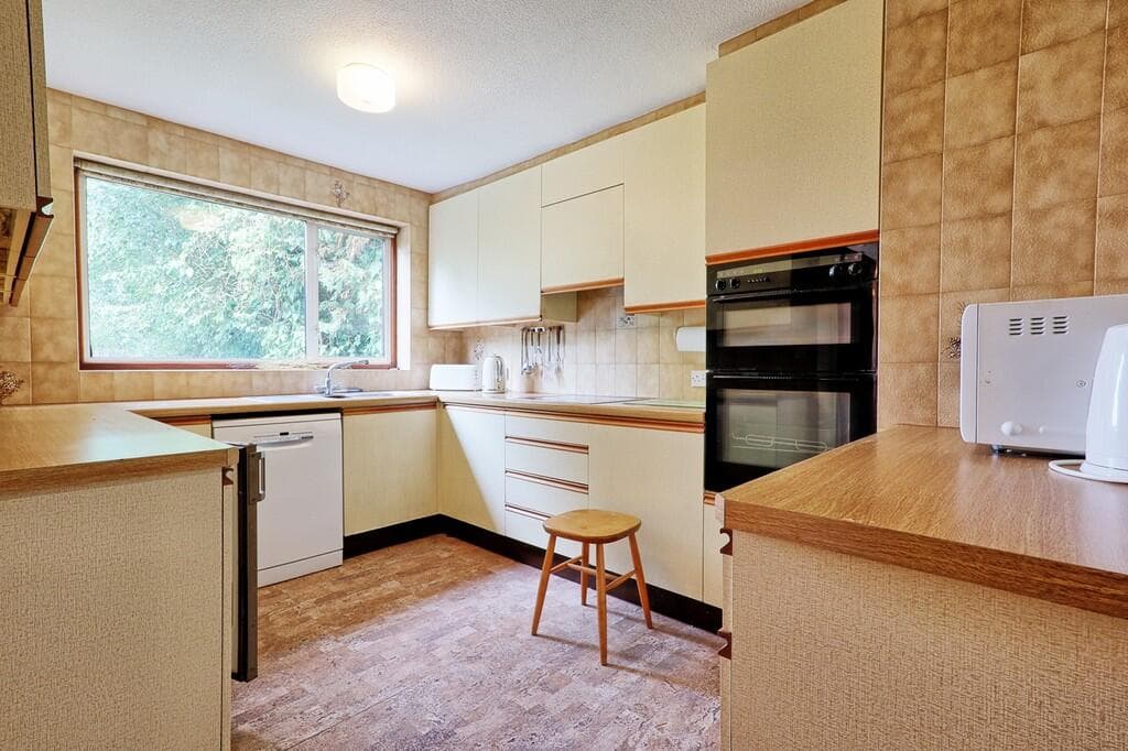 Vicarage Hill - Image 8