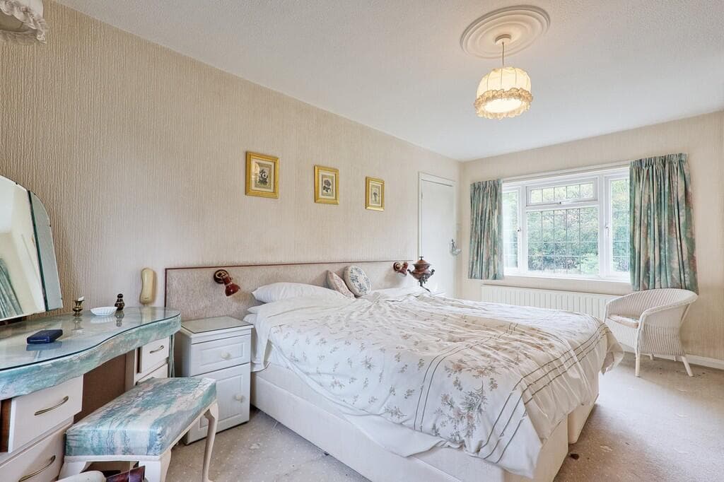 Vicarage Hill - Image 9