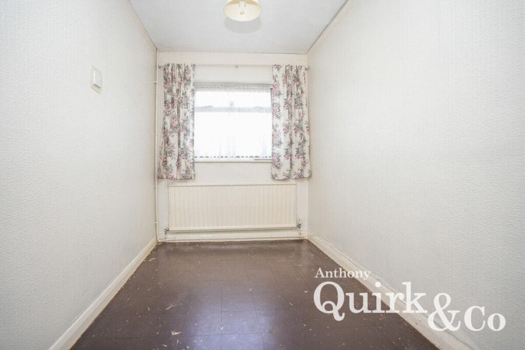 Thorney Bay Road, Canvey Island, SS8 - Image 11