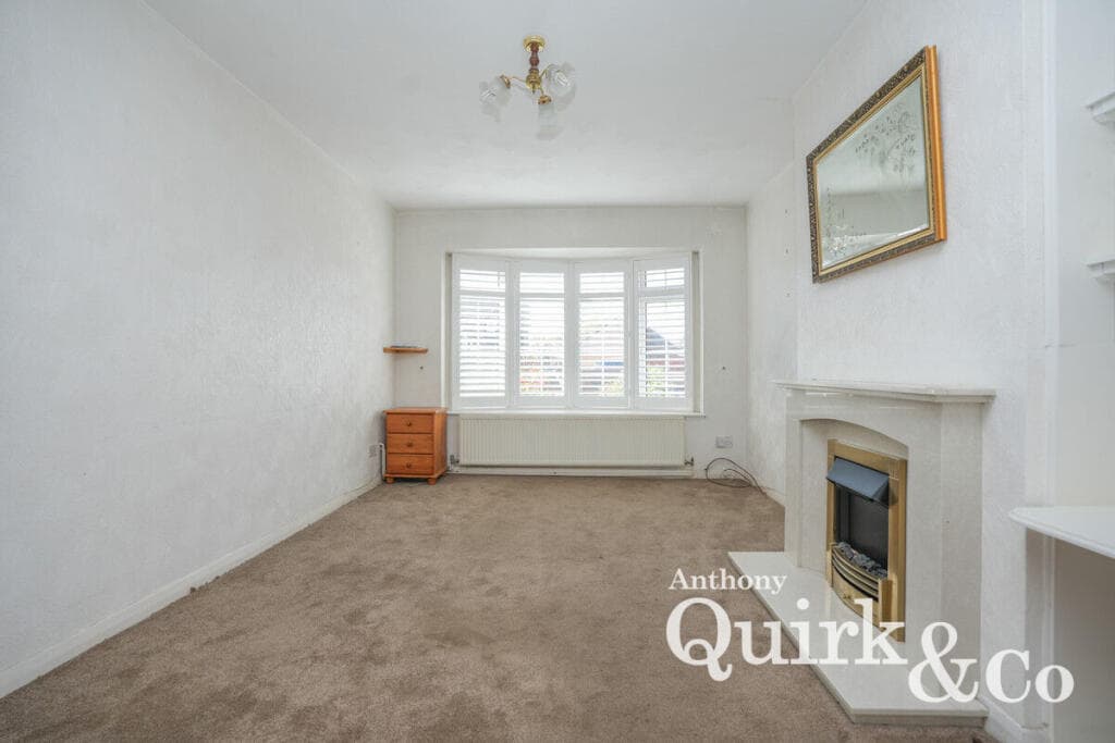 Thorney Bay Road, Canvey Island, SS8 - Image 3