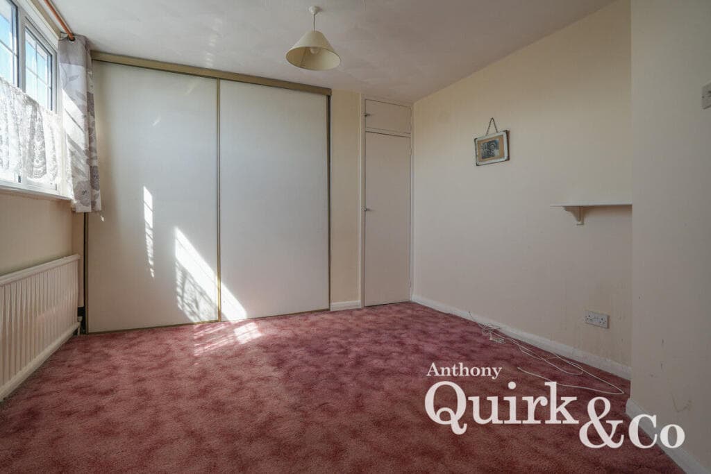 Thorney Bay Road, Canvey Island, SS8 - Image 9