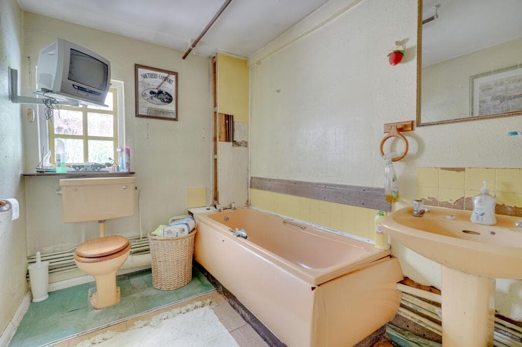 Meldreth Road, Whaddon, SG8 - Image 6