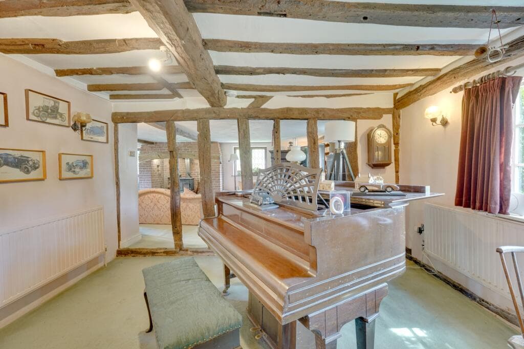 Meldreth Road, Whaddon, SG8 - Image 9