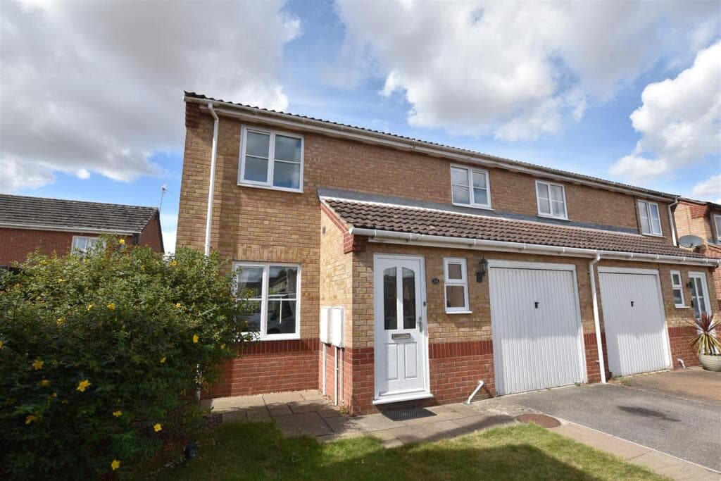 Bramble Grove, Stamford - Image 1