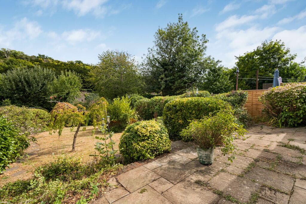 Highwoods Drive, Marlow, SL7 - Image 2