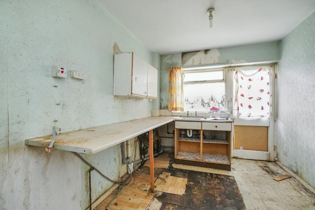 2 Salisbury Court, Querneby Road, Nottingham NG3 5JD - Image 2