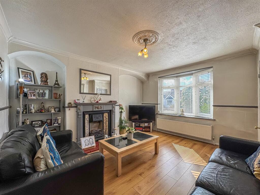 Hambro Hill, Rayleigh - Image 5