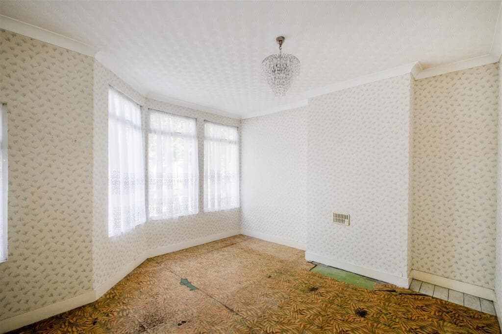 Montpelier Gardens, East Ham - Image 11