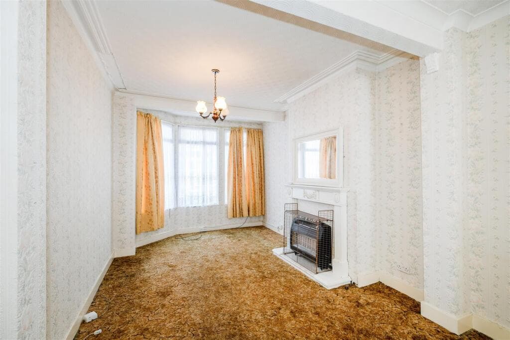 Montpelier Gardens, East Ham - Image 4