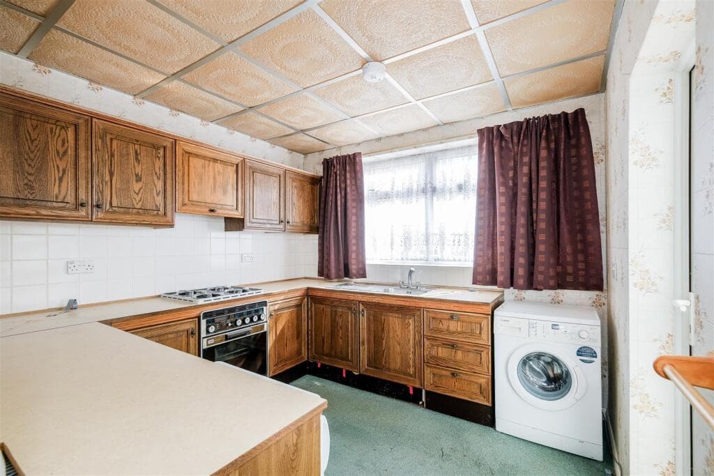Montpelier Gardens, East Ham - Image 7