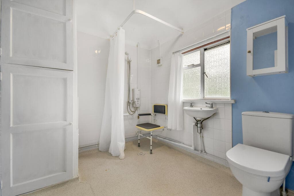 Avon Road, Chelmsford - Image 11