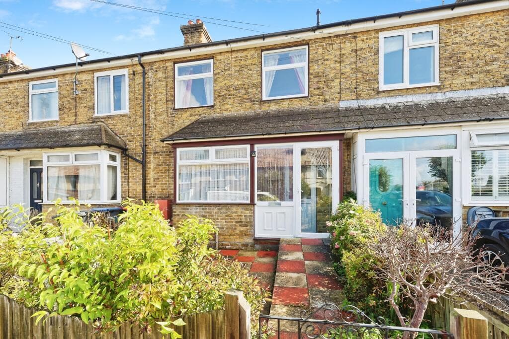 View property at Westmeads Road, Whitstable, CT5