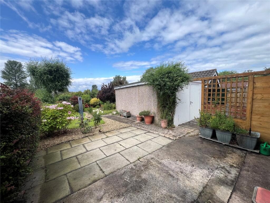Russell Avenue, High Lane, Stockport, Greater Manchester, SK6 - Image 11