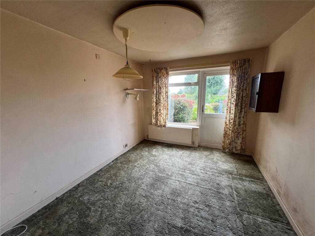Russell Avenue, High Lane, Stockport, Greater Manchester, SK6 - Image 7