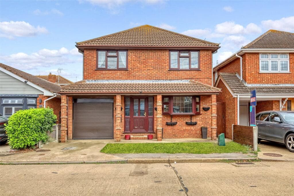 Bommel Avenue, Canvey Island, Essex, SS8 - Image 1