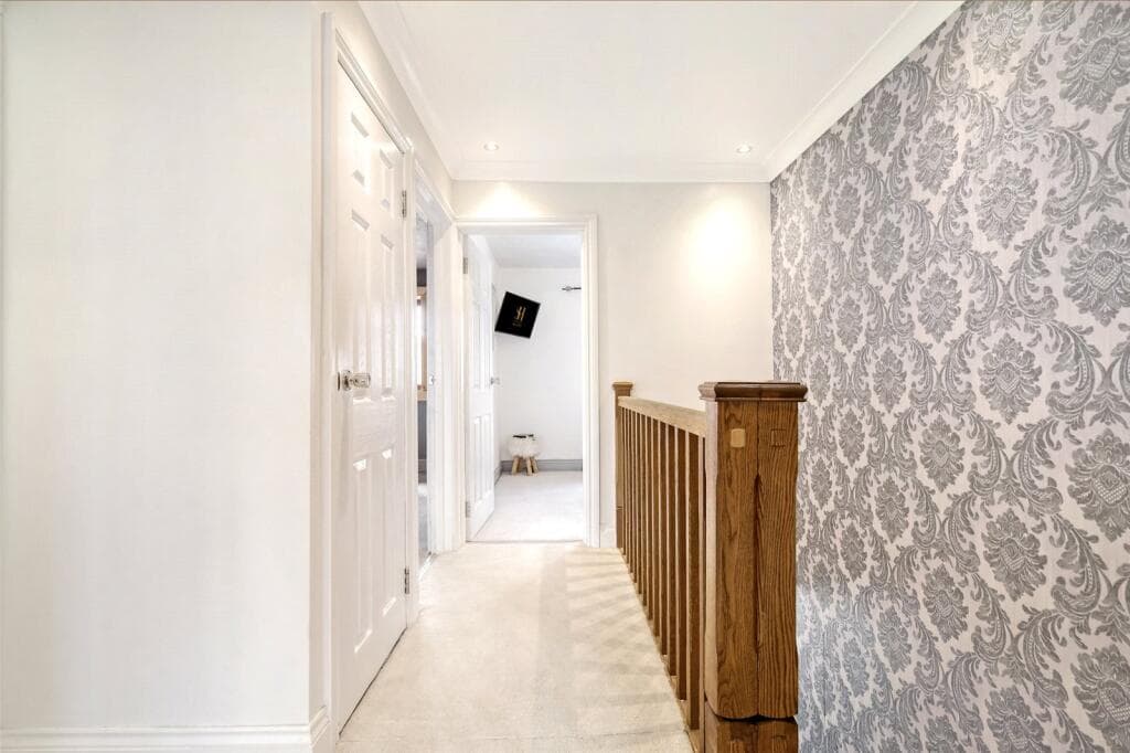 Bommel Avenue, Canvey Island, Essex, SS8 - Image 9
