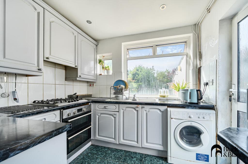 Kingsway, West Wickham, Bromley, BR4 - Image 6