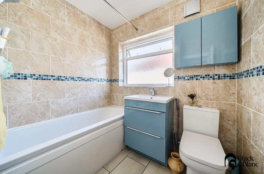 Kingsway, West Wickham, Bromley, BR4 - Image 9