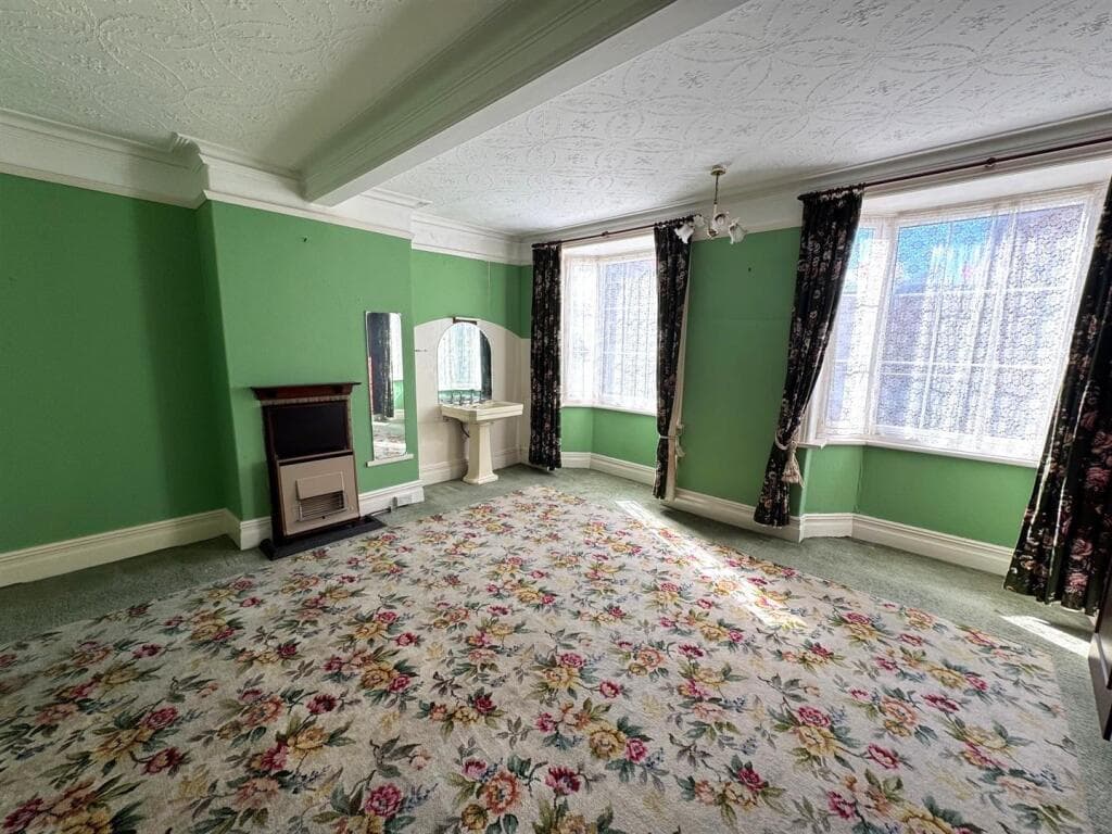 Russell Street, Leek - Image 7