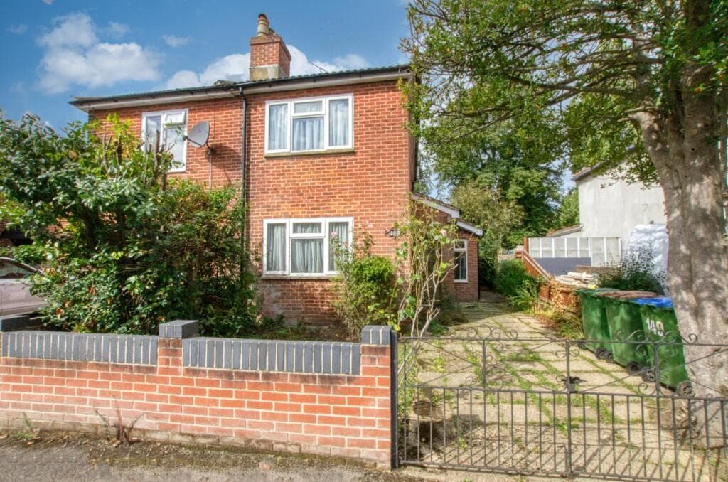 View property at Osborne Road North, Southampton, Hampshire, SO17