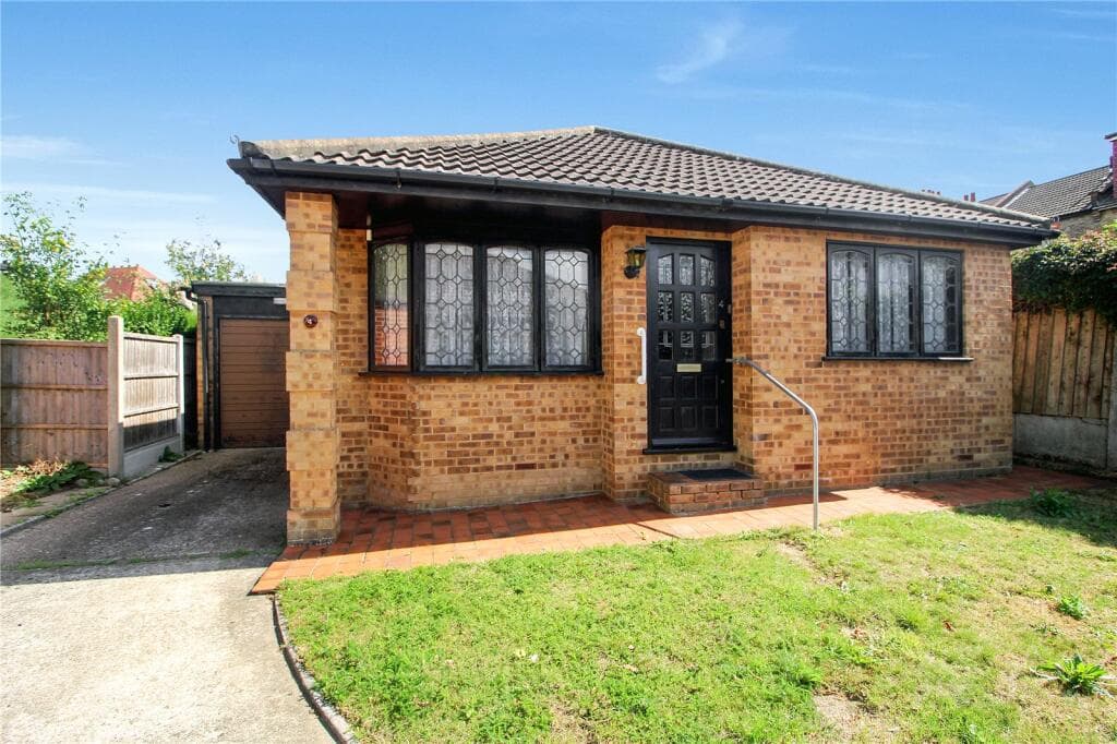View property at Kingsway Mews, Kingsway, Westcliff-on-Sea, Essex, SS0