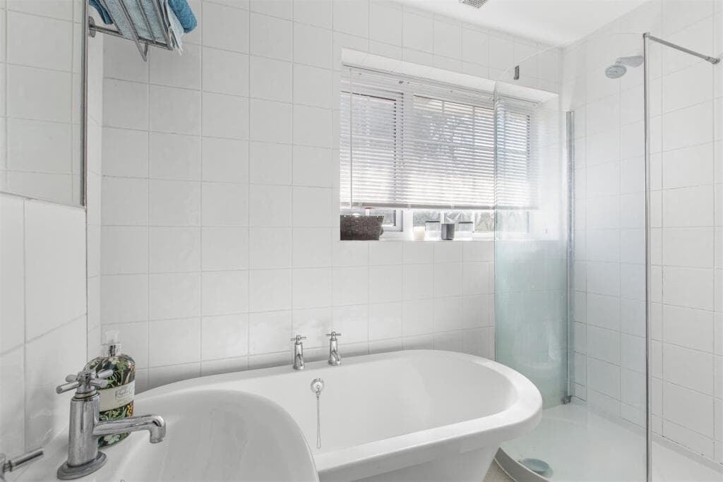 Brands Hill Avenue, High Wycombe - Image 11