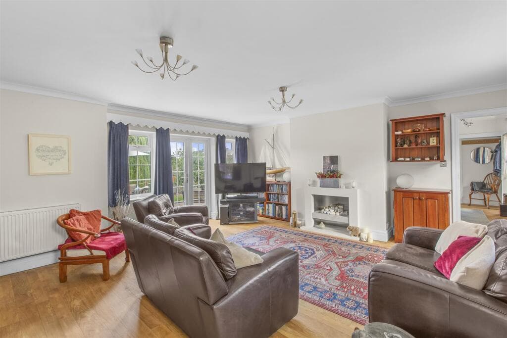 Brands Hill Avenue, High Wycombe - Image 4