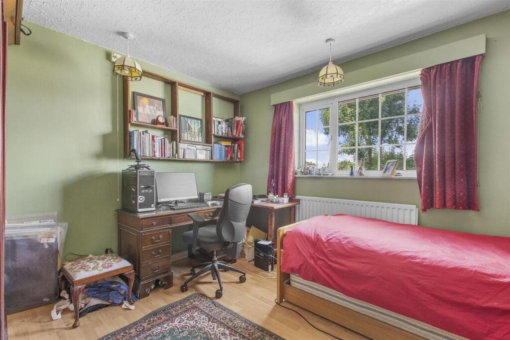 Brands Hill Avenue, High Wycombe - Image 6