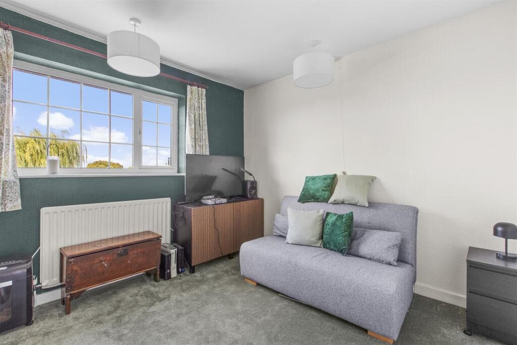 Brands Hill Avenue, High Wycombe - Image 9