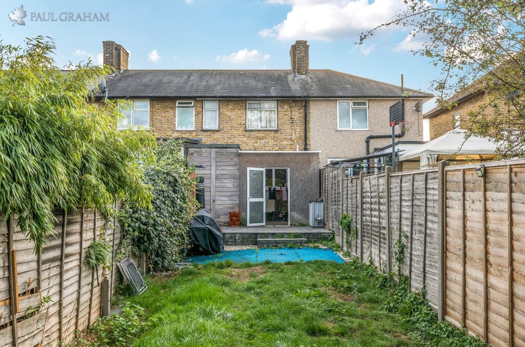 Peterborough Road, Carshalton - Image 11