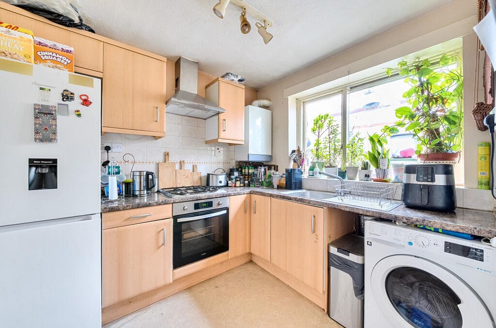 Peterborough Road, Carshalton - Image 2