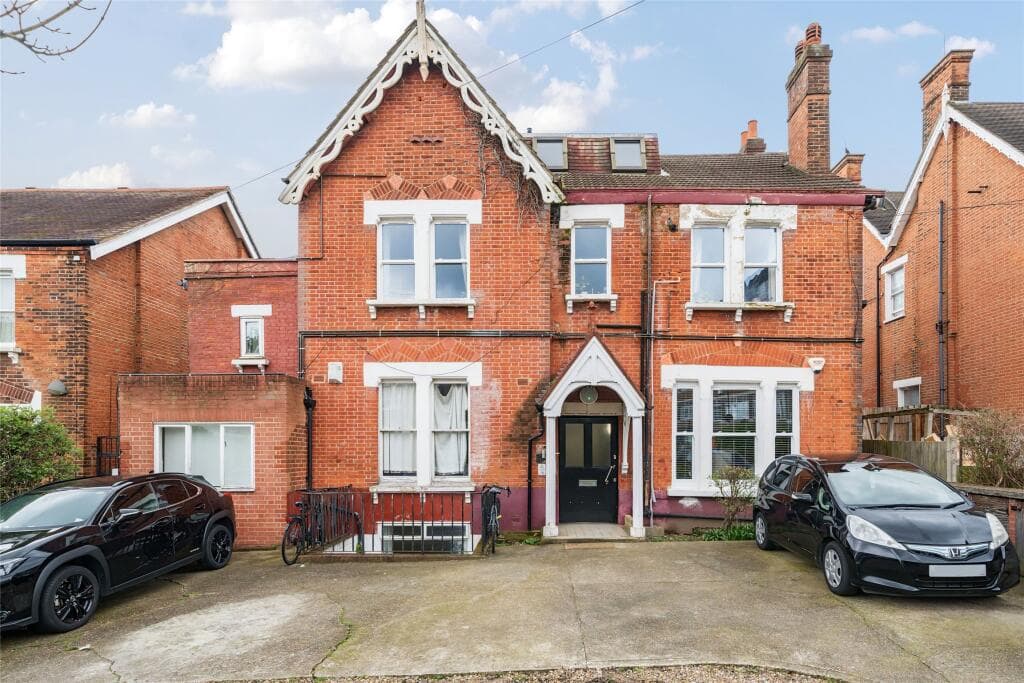 View property at Hopton Road, London, SW16