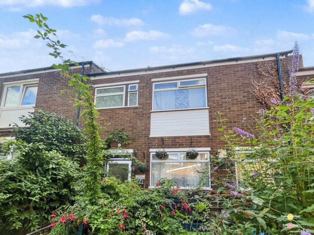 View property at 14 Nectarine Way, Lewisham, London, SE13 7LX