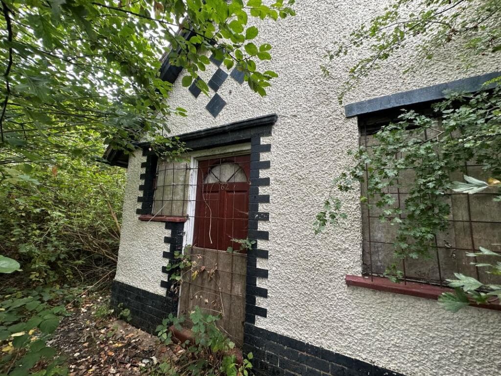 View property at 162 Blackbrook Road, Holly Hall, Dudley, West Midlands, DY2 0QP