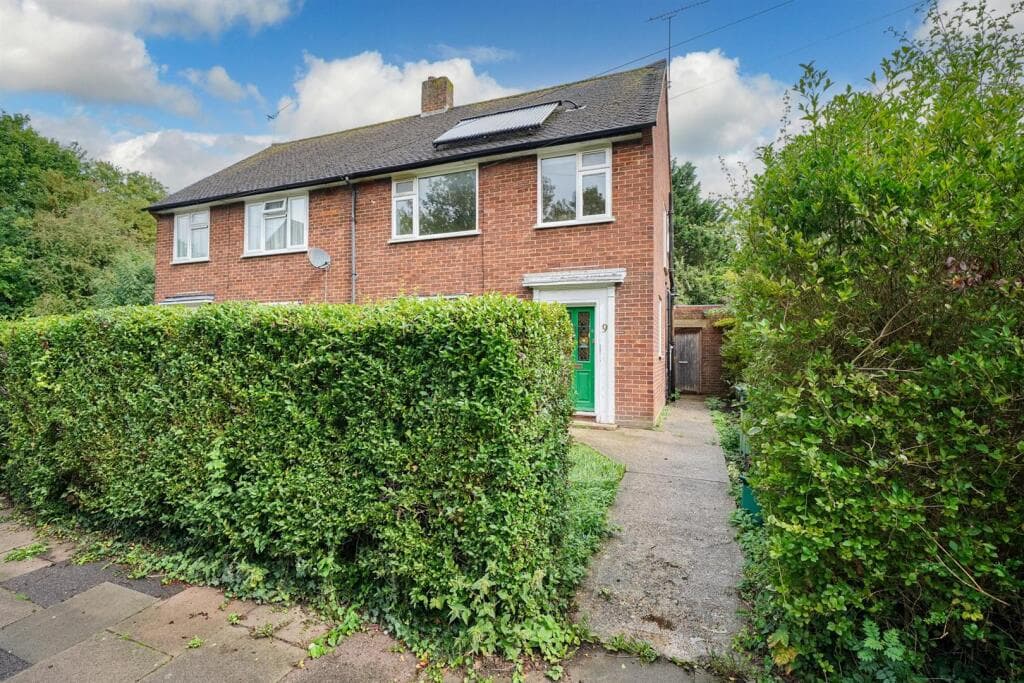 Monks Close, St. Albans - Image 1