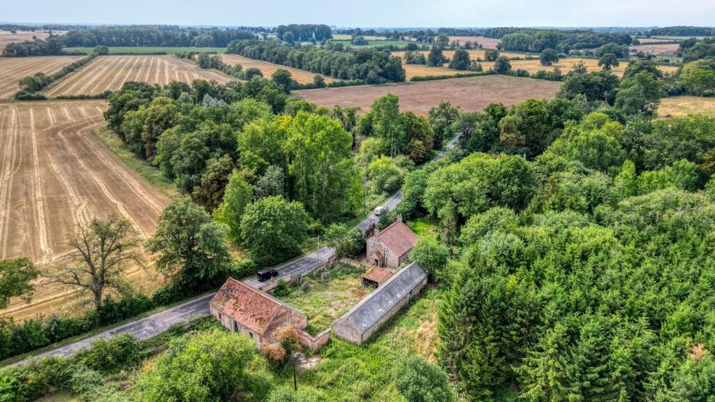 Exciting Opportunity - Two Barns with Planning and a Farm House in Stradsett - Image 2