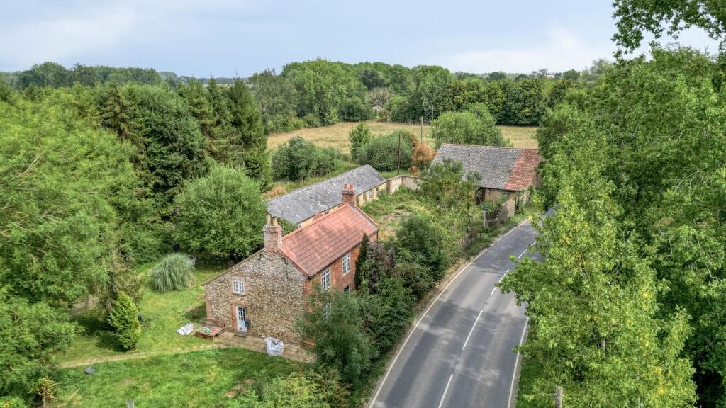 Exciting Opportunity - Two Barns with Planning and a Farm House in Stradsett - Image 4