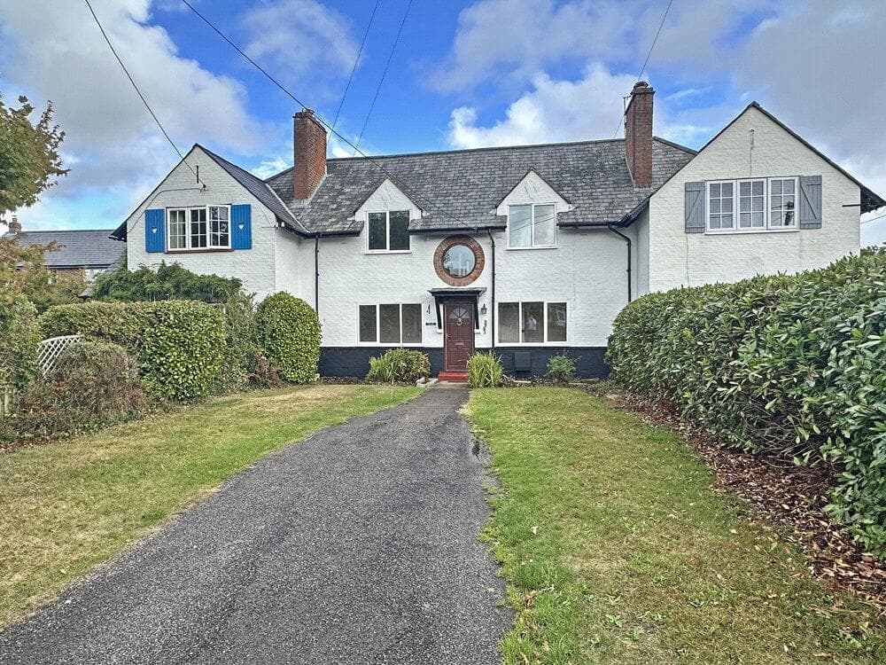 View property at Manchester Road, Sway, Lymington, Hampshire, SO41
